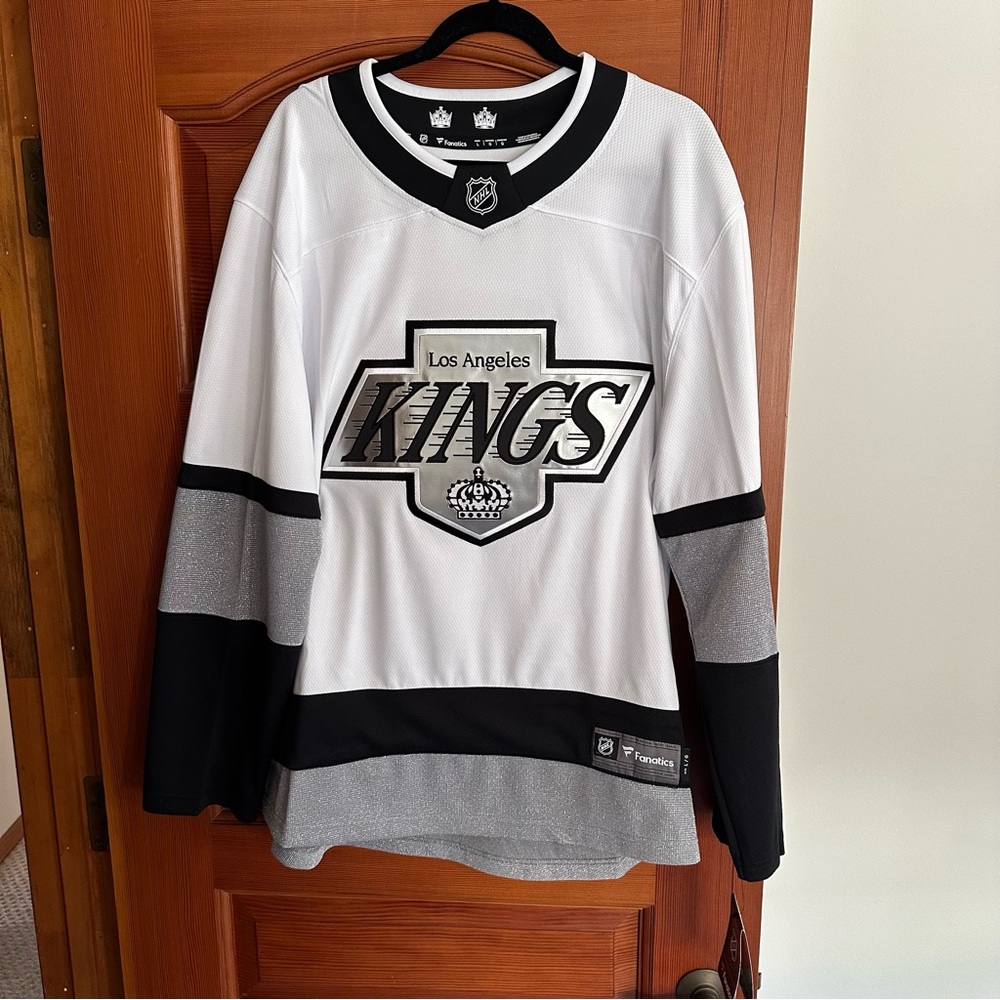 BNWT Los Angeles Kings Men’s Fanatics Alternate Breakaway Third Jersey, Large